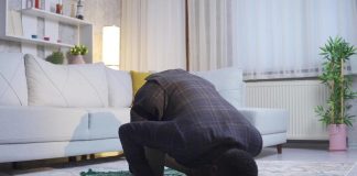 Gjykimi i dërgimit të salavateve për Pejgamberin salAllahu alejhi ue selem gjatë sexhdes!