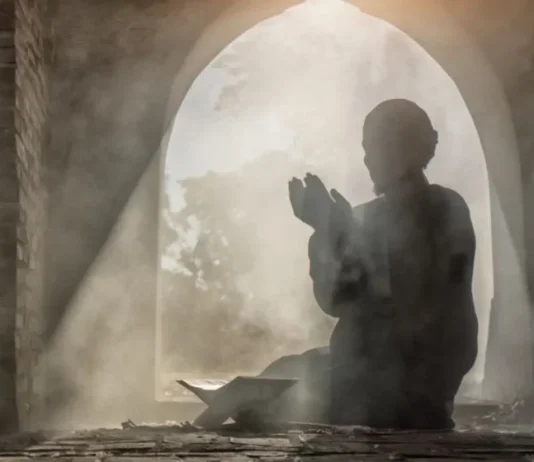 A do pyetet njeriu me Diten e Gjykimit para Zotit të tij për mëkatin, nga i cili është penduar?