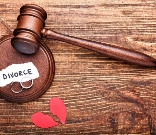 A konsiderohet shkurorëzim i vlefshëm vendimi i gjykatësit jobesimtar në vendet e perëndimit?