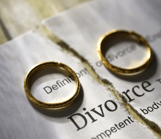 A është e lejuar qe gruaja të kërkojë shkurorëzim nëse nuk e do burrin e saj?