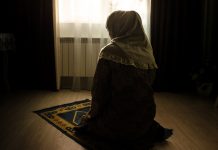 Nuk mund të përqendrohem në namaz nga vesveset?!