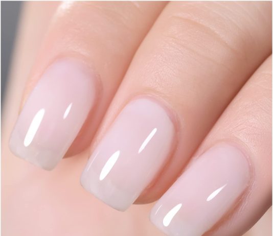 A lejohet “zmalto”-ja në thonj për gratë që falen?