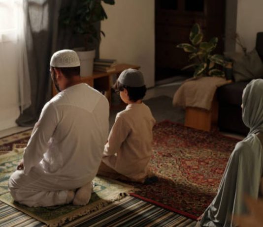 Namazi kur njeriu ka presion nga nevojat fiziologjike?