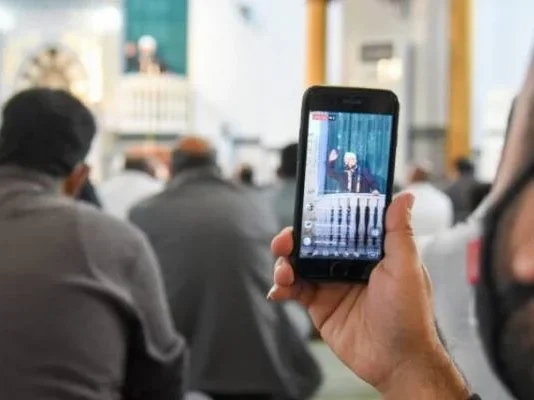 Incizimi me telefon i hytbes së xhumasë i lejuar apo i ndaluar?