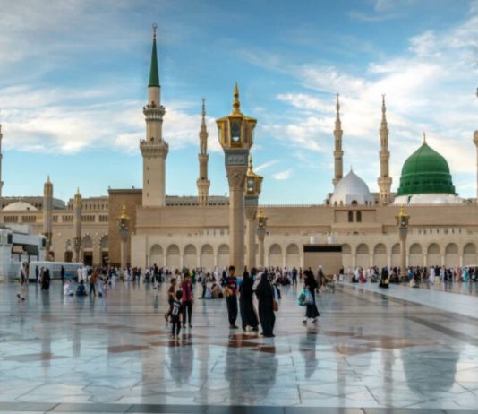A ka lidhje vizita e xhamisë së Profetit (alejhis selam) me haxhin apo umran?