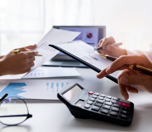 Cila është gjykimi për punën time si kontabilist në kompanitë e sigurimeve të ndaluara?