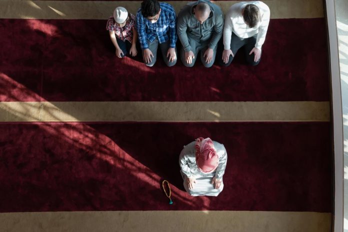 group-of-muslim-people-praying-namaz-in-mosque-free-photo
