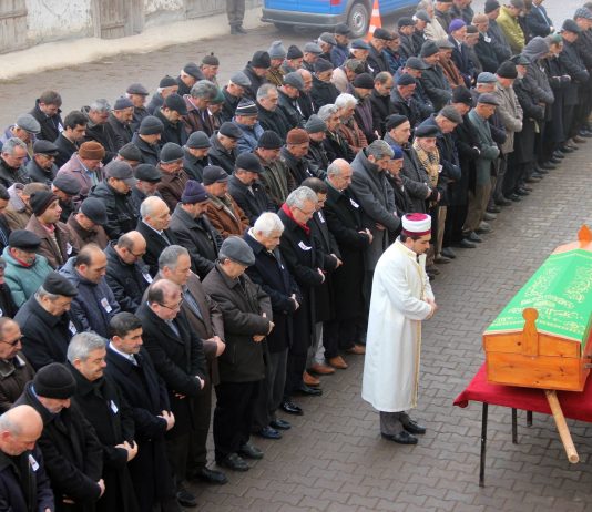 Sa safa duhet të jenë në namazin e xhenazes?