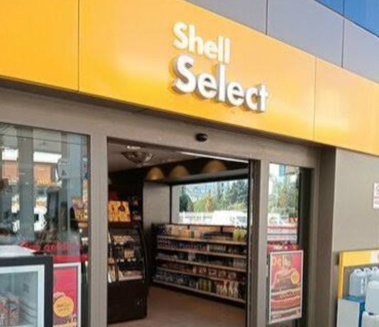 Punësimi në vende ku shitet alkool – Pompë e naftës që posedon edhe market?!