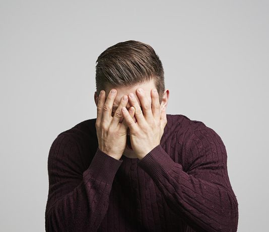 “Cili është gjykimi islam për një njeri që e urren shumë jetën e kësaj bote, dhe kërkon që Zoti ta vdesë nëse kjo është e mirë për të?!