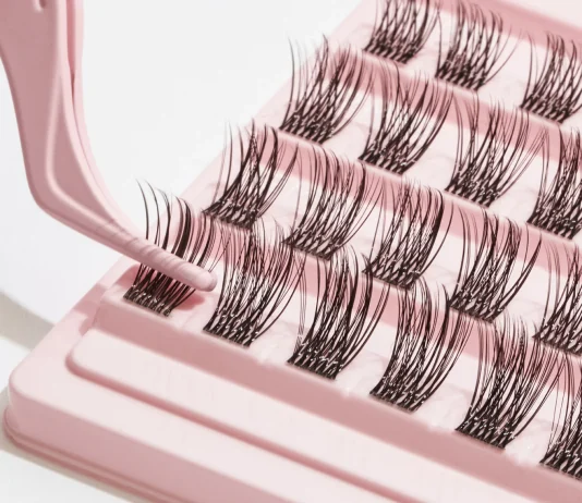 A pranohet abdesi nëse përdoren qerpikë të përkohshëm që ngjiten në disa qerpikë natyralë?